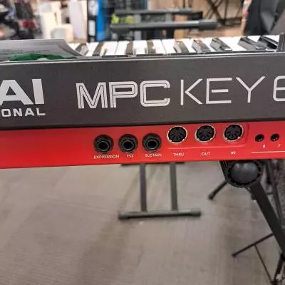 Store Special Product - Akai - MPCKEY61